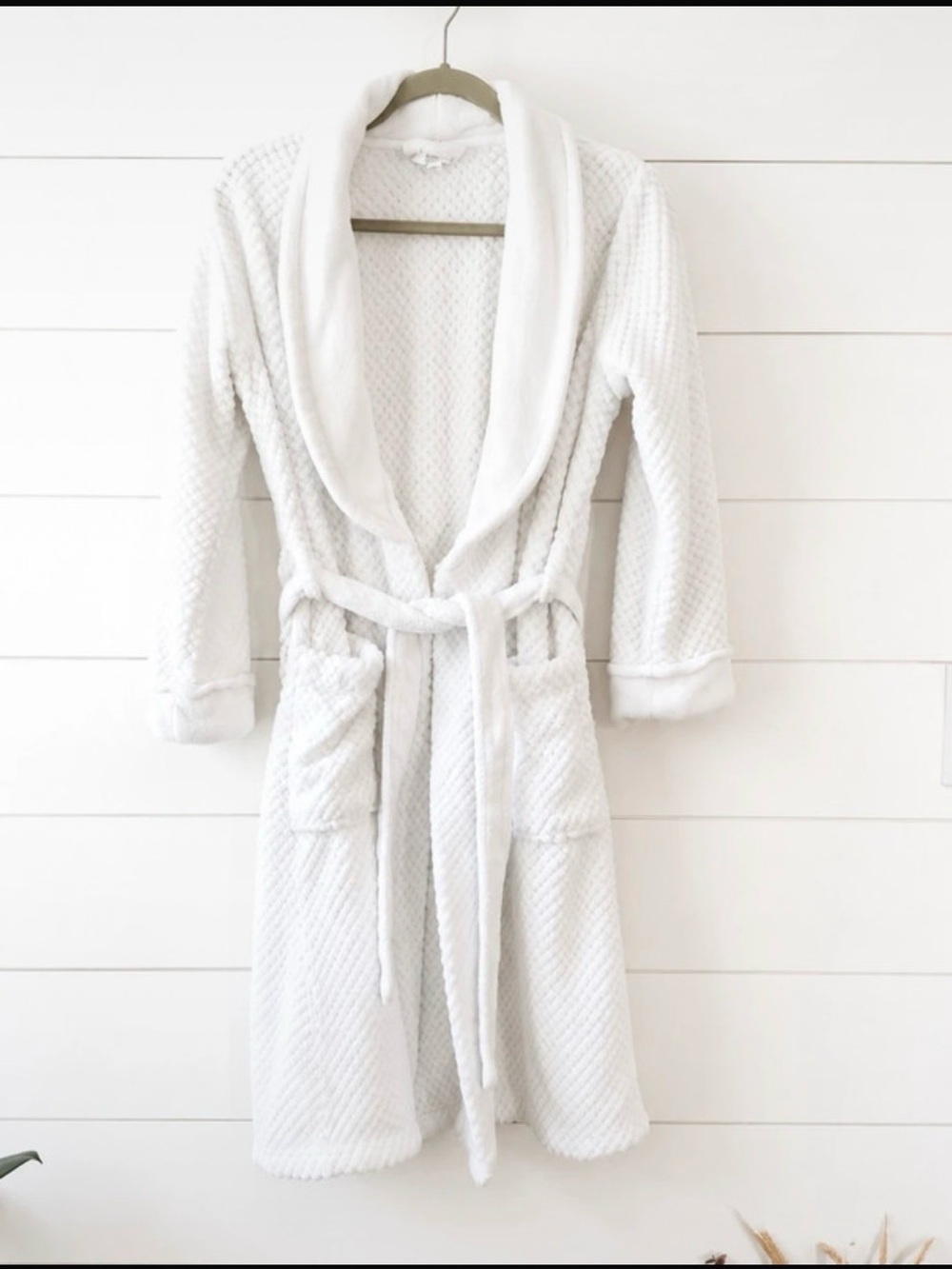 White Robe Plush White  Bathrobe for Women Robe from Ulta Beauty S/M